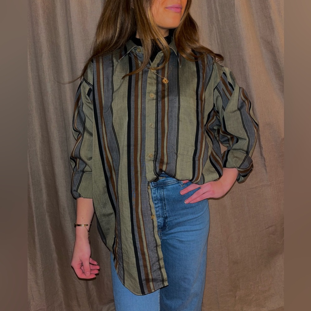 Untied men’s button down long sleeve size XL
